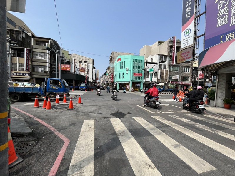 台南市中西區五妃街和西門路一段一帶，已發展成為繁榮的蛋黃區，但在6、70年前還是一片空地，更是昔日台江內海一部分。記者吳淑玲／攝影
