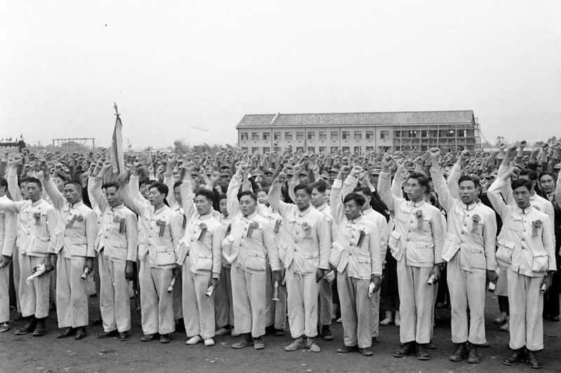 1954年3月10日，首批自韓歸國反共義士入營報國，圖為反共義士參加八二八七部隊的歡迎儀式場面。圖／聯合報系資料照片