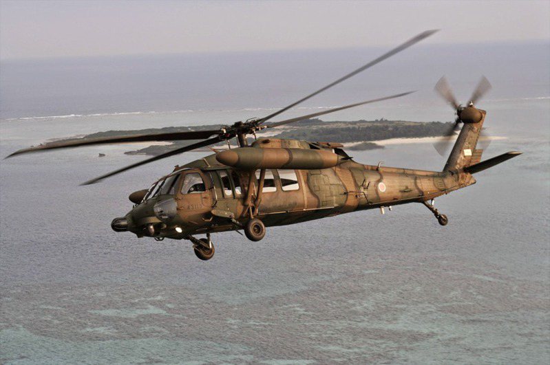 日本去年發生陸上自衛隊一架UH-60JA黑鷹直升機墜機10人殉職事故，據日本政府相關人士透露，陸上自衛隊航空事故調查委員會已做出「無法查明導致墜機直接原因」的結論。
歐新社