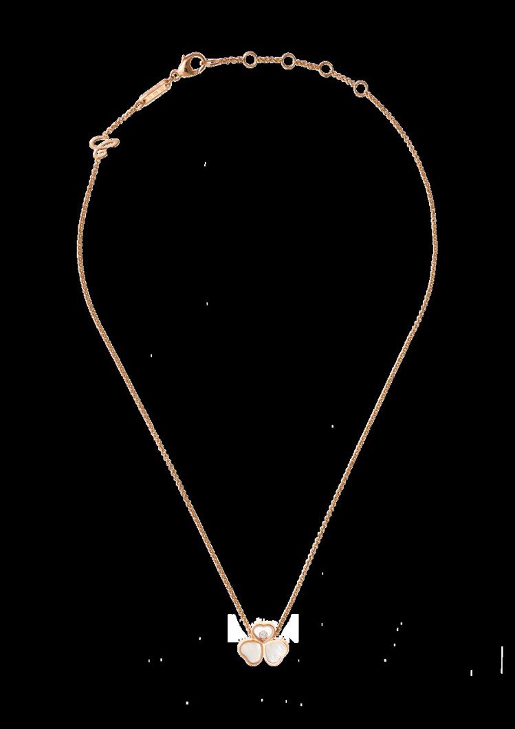 Happy Hearts Ｗings系列項鍊，符合倫理道德標準的18K玫瑰金鑲嵌珍珠母貝與滑動鑽石，10萬2,000元。圖／蕭邦提供