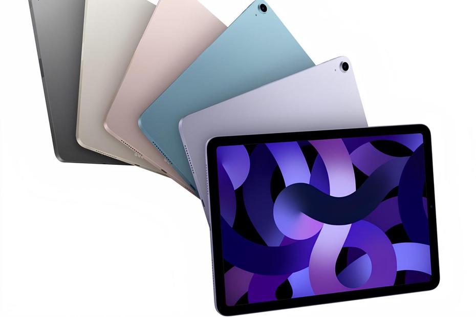 亞馬遜今（22）日有配件商提前上市新款iPad Air及iPad Pro非官方保護殼。（翻攝自Apple官網）