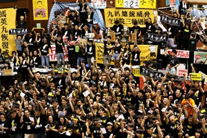 2014年爆發的太陽花學運不只激發年輕世代政治參與、改變台灣政黨版圖，更扭轉兩岸三地發展軌跡。圖／聯合報系資料照