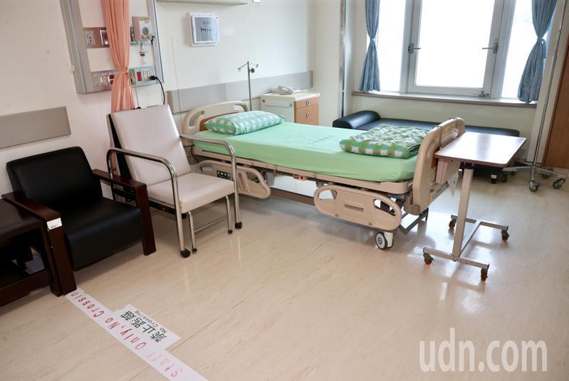 三军总医院移植专责病房，目前共有20床，整体空间设计以舒适、安全感为主题，让病房有家的感觉。记者林俊良／摄影