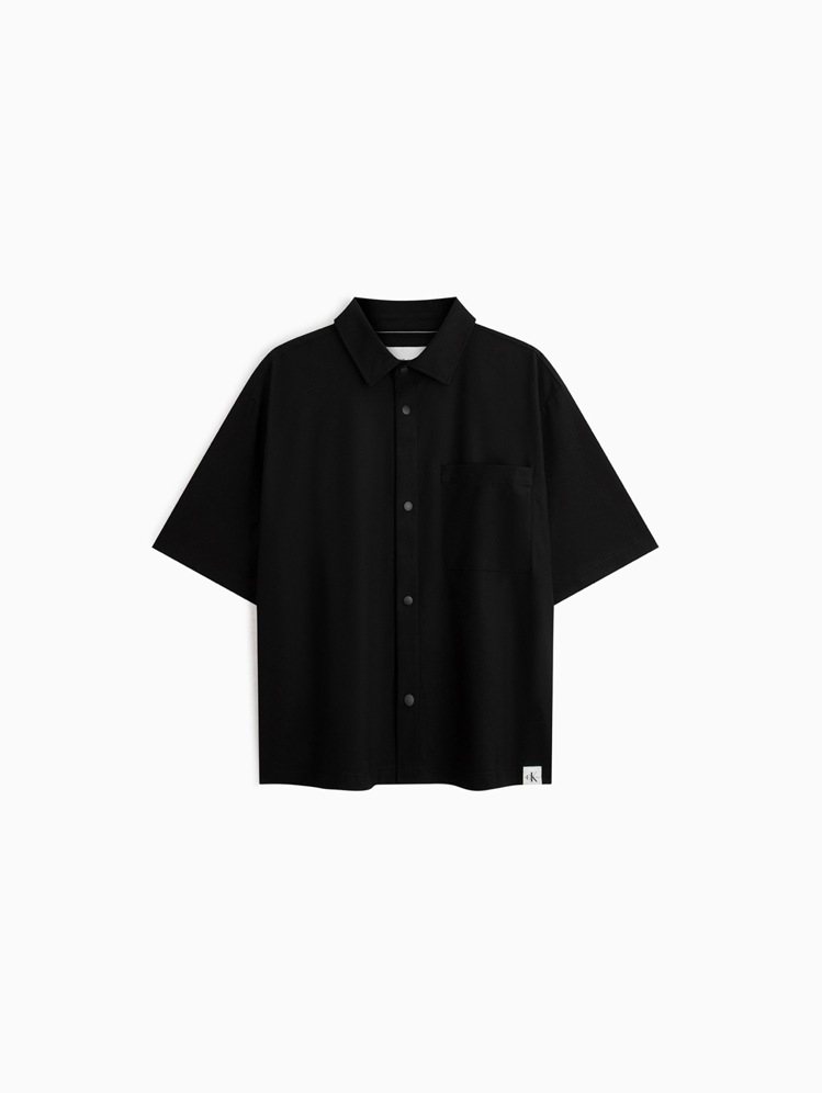 Calvin Klein標誌造型短袖襯衫，4,680元。圖／Calvin Klein提供