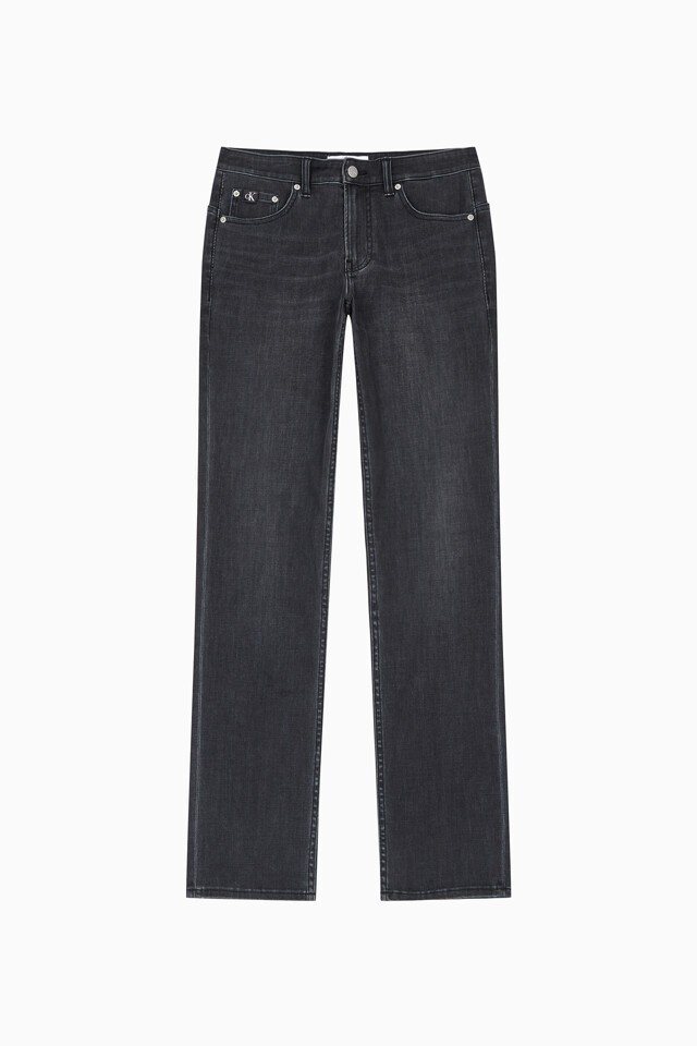 Calvin Klein 37.5修身直筒牛仔褲，8,680元。圖／Calvin Klein提供