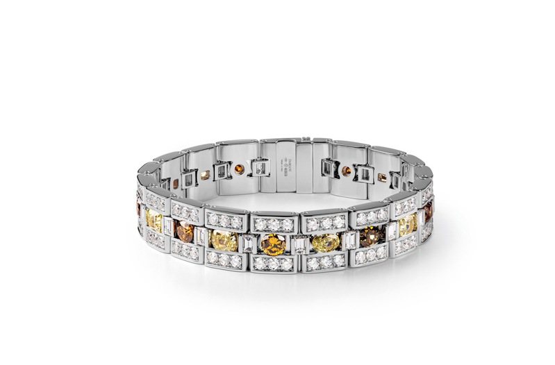 DAMIANI Belle Époque Frame美好年代精彩輪廓彩鑽手環，約555萬元。圖／戴美安妮提供