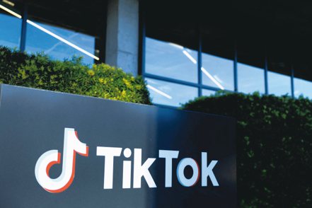 美國眾議院13日通過法案，要求TikTok母公司中國「字節跳動」在六個月內切割TikTok。 （路透）