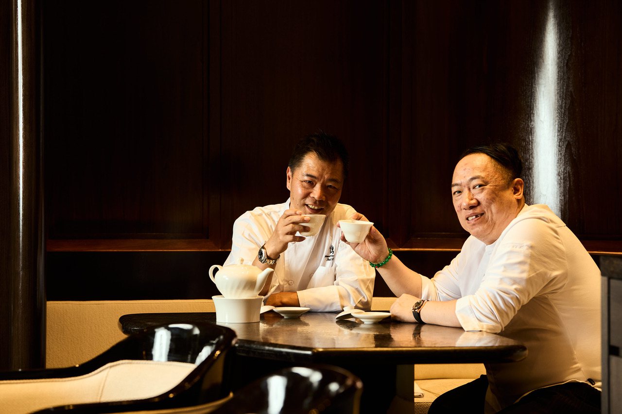 主廚胡鑑波（左起）、陳泰榮打造新餐廳「雋 GEN」。雋 GEN提供