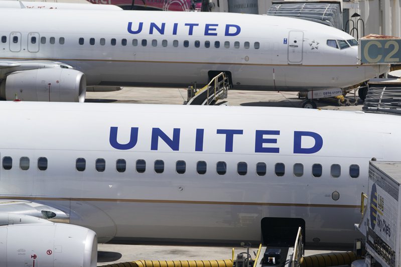 美國聯合航空又傳意外，15日一架從舊金山國際機場飛往俄勒岡州梅福德機場的航班降落時，發現外部面板飛脫，據信是在飛行期間掉落。美聯社