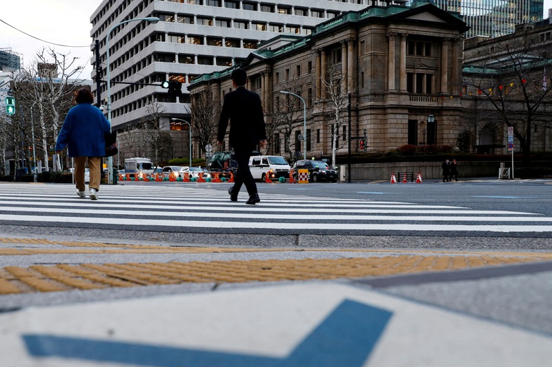 日銀將在18至19日舉行金融政策決策會議，由於日本春鬥加薪談判結果出爐，創33年來最大加薪幅度，促使日本央行結束負利率政策的機會大增。路透