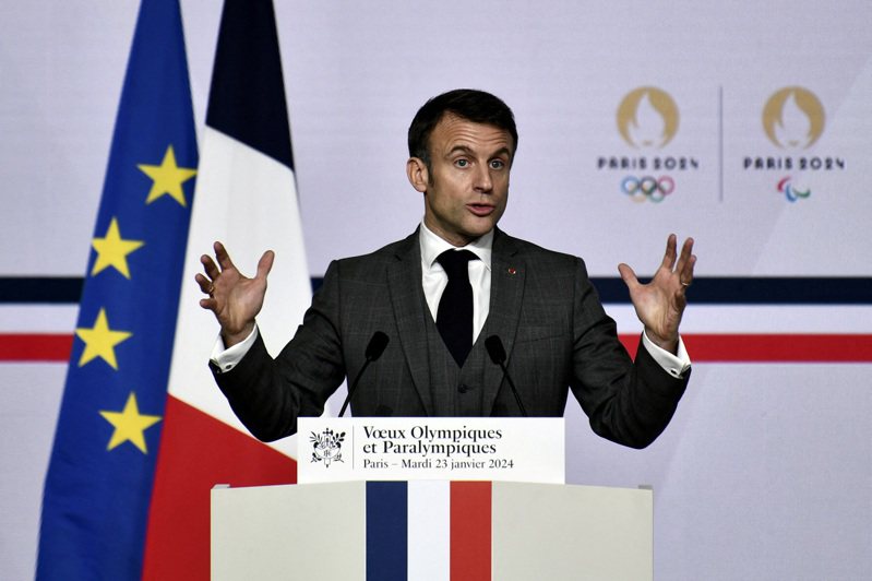 俄羅斯侵略烏克蘭的戰爭持續進行，法國總統馬克宏（Emmanuel Macron）在今天播出的專訪指出，他將要求俄羅斯於今年巴黎奧運期間停火。路透社資料照