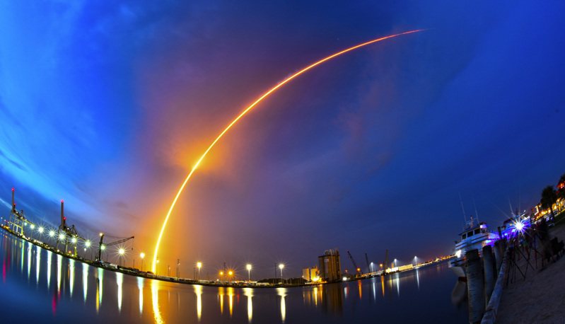 美國SpaceX獵鷹9號火箭去年7月運載星鏈衛星，從佛州卡納維爾角美國太空軍基地發射升空。美聯社