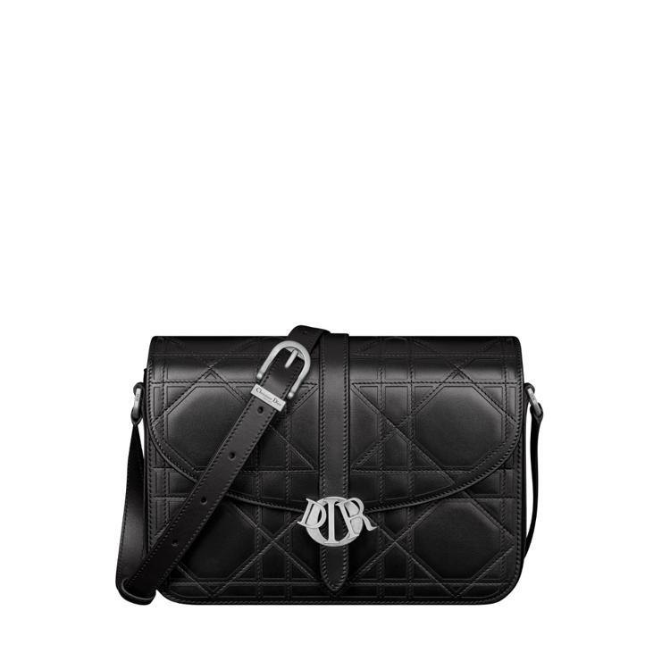 Dior Charm黑色Cannage籐格紋肩背包，13萬元。圖／Dior提供