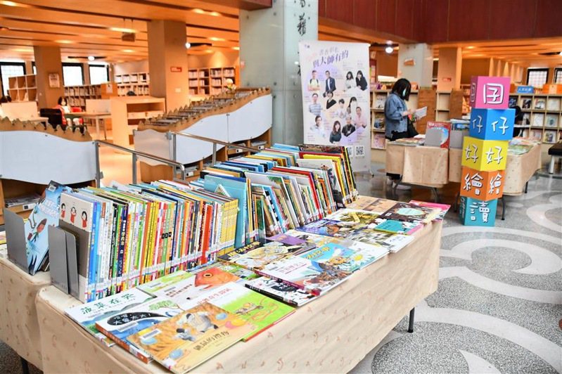彰化文化局舉辦很多活動推動閱讀，並採購電子書供民眾借閱。圖／文化局提供