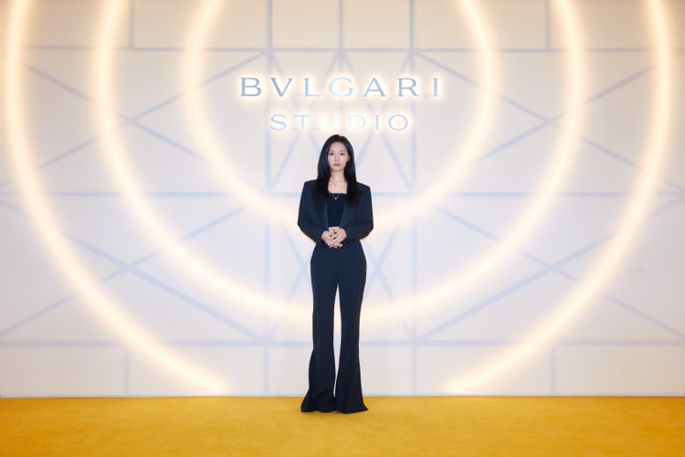 韓國女星金智媛出席首爾Bulgari Studio藝術展開幕盛會。圖／寶格麗提供