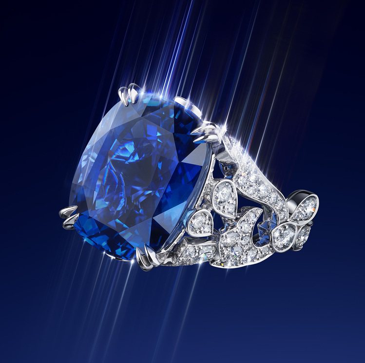 Les Bleus de Chaumet湛藍之美頂級珠寶鑑賞會將於3月24日起於Chaumet台北101、麗晶及微風廣場專賣店巡展。圖／Chaumet提供