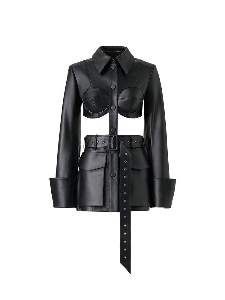 Rokh H&M設計師聯名系列鏤空設計真皮西裝外套，14,999元。圖／H&M提供