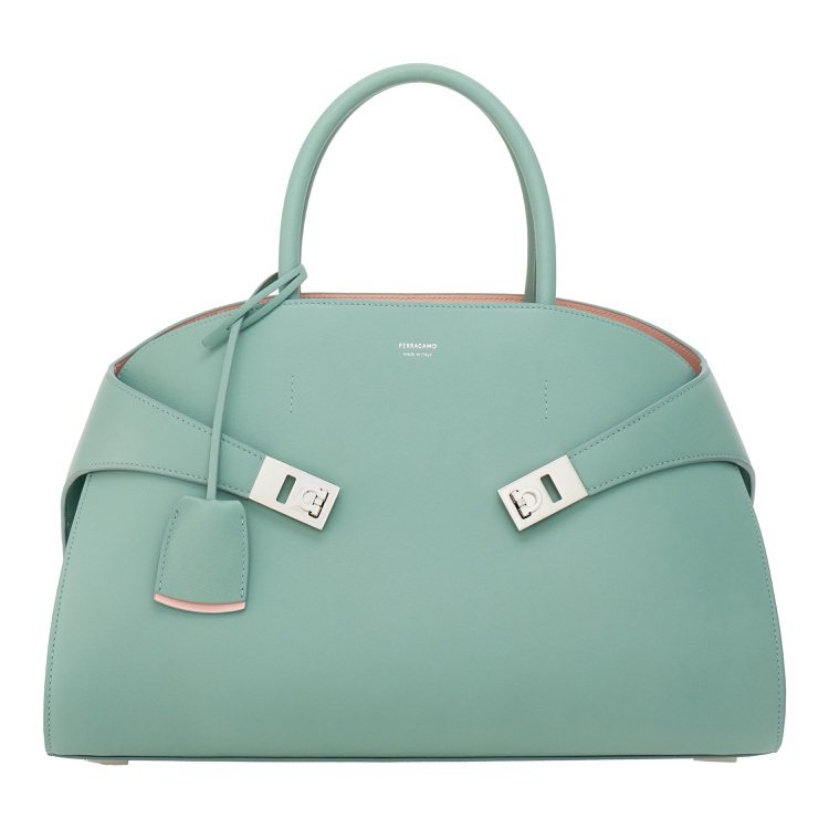 Ferragamo綠粉撞色手提包，價格店洽。圖／遠百提供