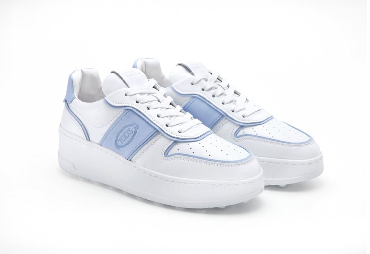 TOD‘S 台灣限定色皮革休閒鞋藍色款，29,500元。圖／TOD'S提供