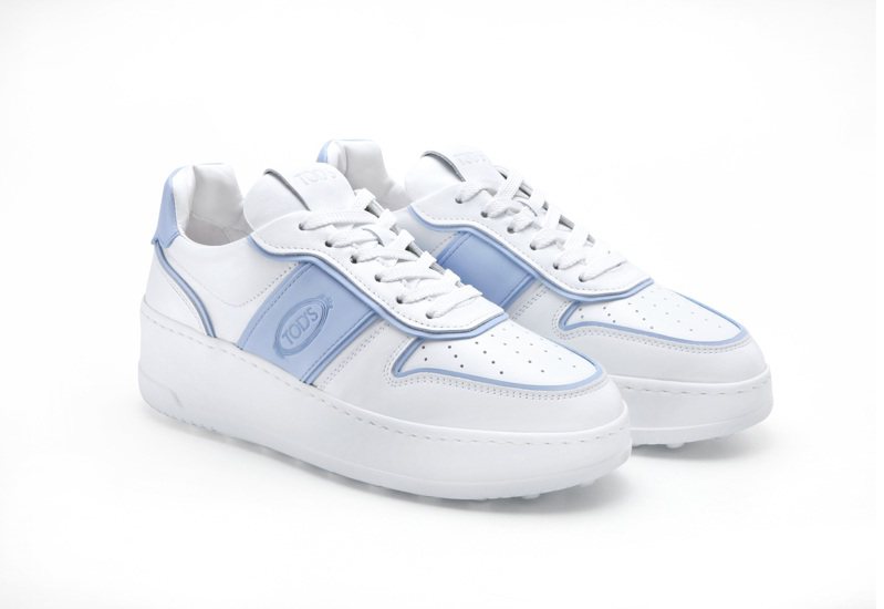 TOD‘S 台湾限定色皮革休闲鞋蓝色款，29,500元。图／TOD'S提供