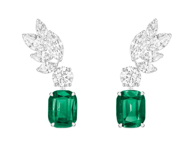 Treasures系列18K白金祖母綠鑽石耳環，可轉換成胸針配戴，訂價約630萬元。圖／PIAGET提供