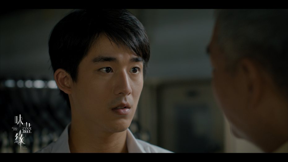 李博翔飾演有靈異體質的年輕廚師阿寶。圖／TVBS提供
