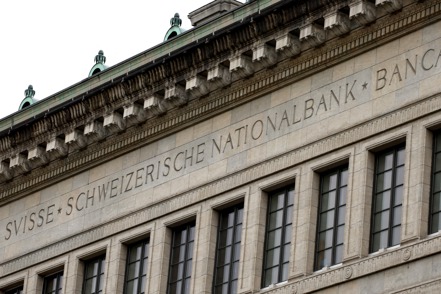 瑞士央行上周意外降息，為全球主要央行今年貨幣政策轉向寬鬆拉開序幕。  路透