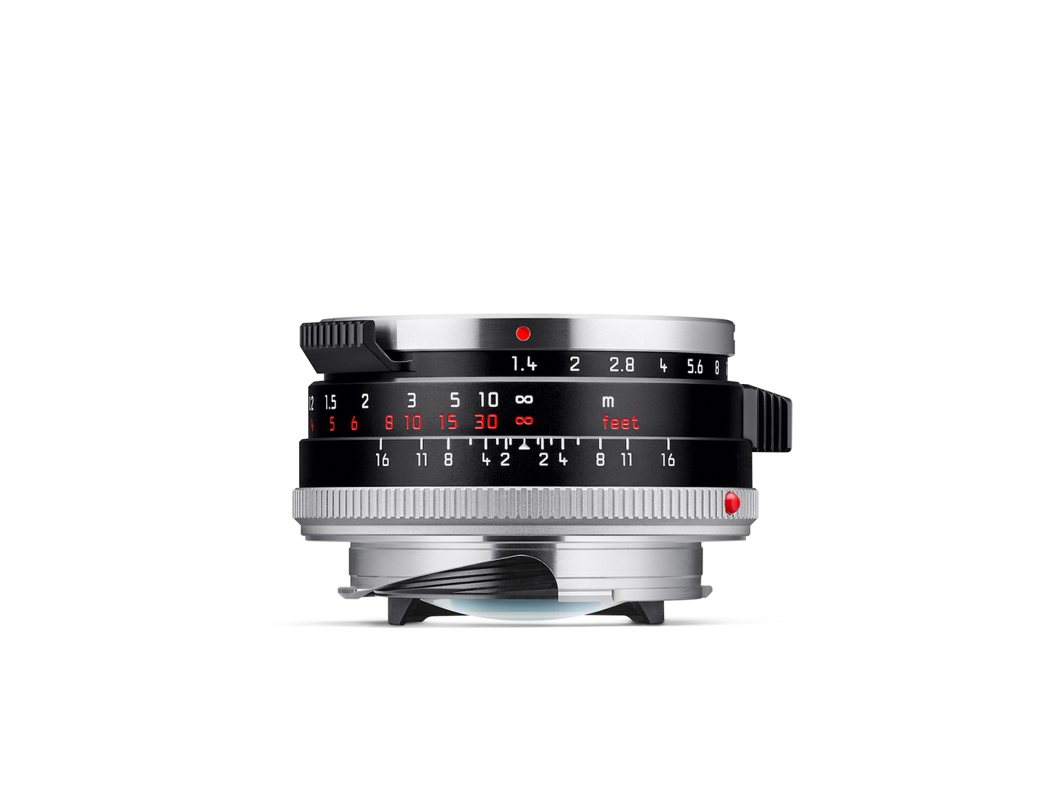 徠卡Summilux-M 35 f1.4鏡頭黑色特別限量版，搭配『鋼嘴』的經典銀...