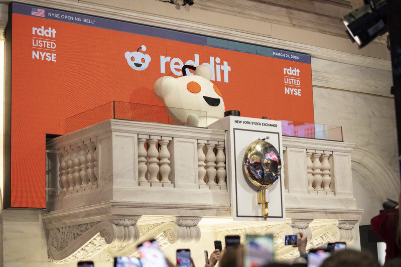 網路論壇Reddit公司22日在紐約證交所掛牌上市的第一日大漲48%。美聯社