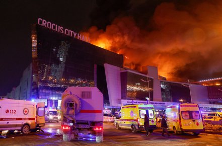 俄羅斯首都莫斯科近郊音樂廳發生槍擊事件。當局派出大批警力到場救援。 路透  
