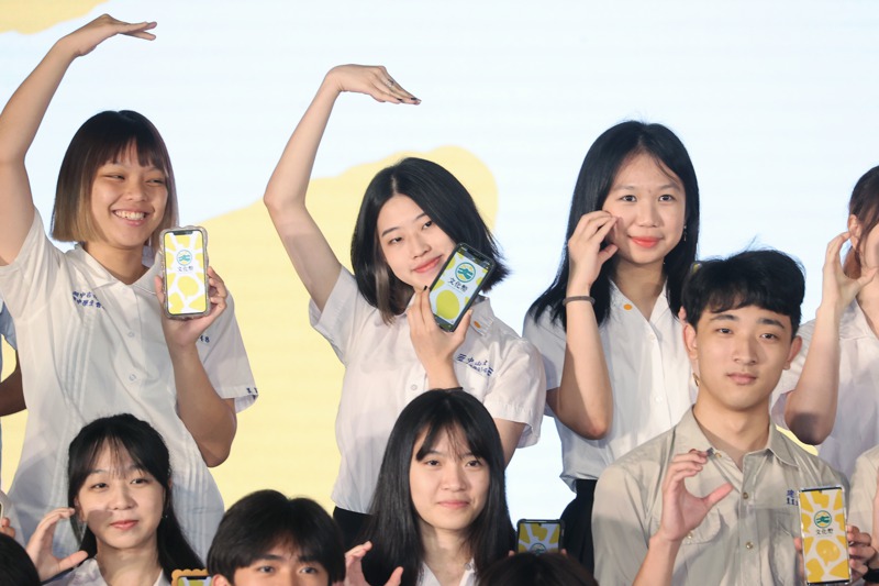 「台灣文化創意產業發展20年關鍵報告」建議政府常態發放青年代金券，認為這是培養未來藝文消費人口的重要方式。文化幣也是「青年代金券」的一種。圖／聯合報系資料照片