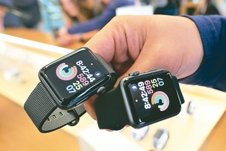 彭博資訊報導，蘋果公司繼結束造車計畫後，已終止研發Micro LED智慧手表顯示器。（美聯社）