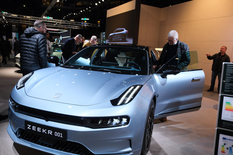 圖為今年2月瑞典電動車展上展示的極氪電動車。（新華社）