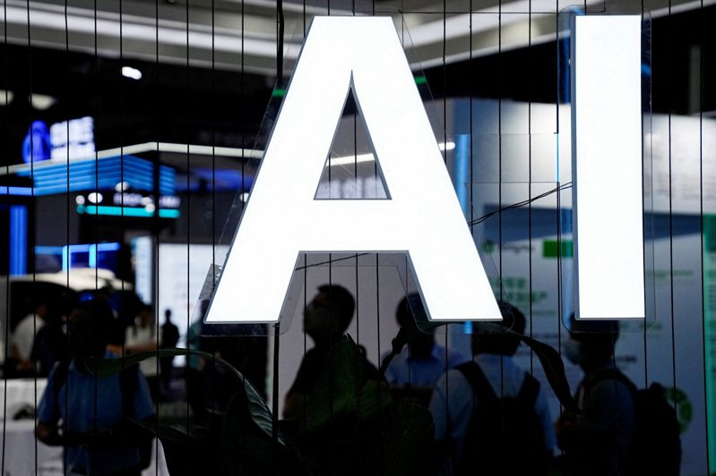 宜鼎董事長簡川勝今天表示，宜蘭二廠即將完工，預計6月底量產，將生產人工智慧（AI）系統、AI周邊及監視器等產品。路透