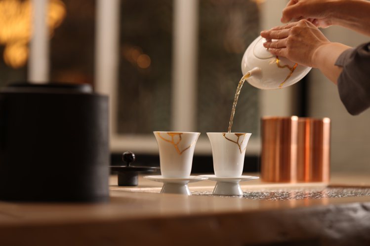 精彩的Tea Pairing從器皿選用到溫度控制都細膩緊湊、絲絲入扣。圖／芃卓法式餐廳提供