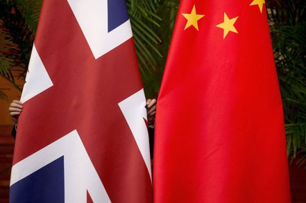 英國一位高級大臣表示，英國政府針對其所謂中國大陸政府支持對英國機構和政界人士進行網絡攻擊所做出的回應，旨在避免與北京發生「貿易問題」。 路透社