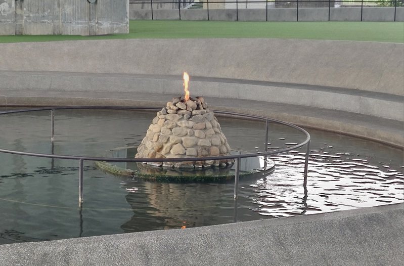 武渊村地下的天然气随涌泉冒出，点燃后形成「水中有火」的奇观。记者陈敬丰／摄影