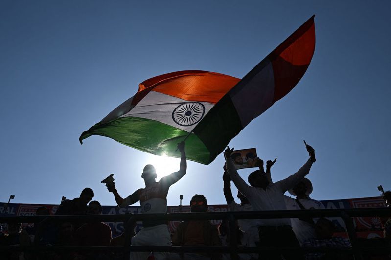 印度政府最近接連召見美國與德國高階外交官，斥責兩國干涉印度內政。圖為印度國旗。圖／法新社