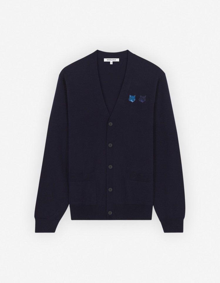 Maison Kitsuné午夜藍雙狐狸頭經典開襟針織衫，11,800元（台中中港店獨家、限量）。圖／新光三越提供