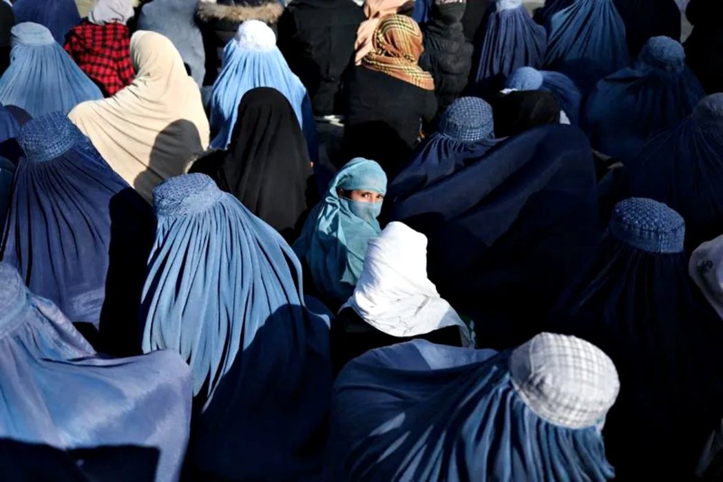 塔利班對阿富汗國內女性壓迫日深。 圖／路透社 