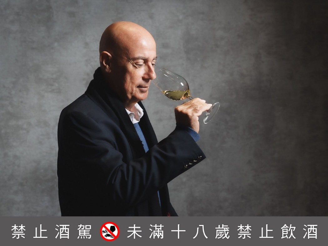 首席釀酒師巴斯卡．瑪帝受邀訪台，向台灣酒饕介紹他的匠心之作「銀之雫葡萄酒」。 圖...