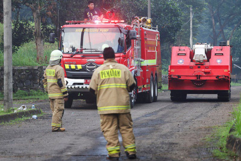 印尼軍方官員表示，首都雅加達郊區一個彈藥庫的大火已於今天清晨撲滅，無人傷亡。路透社