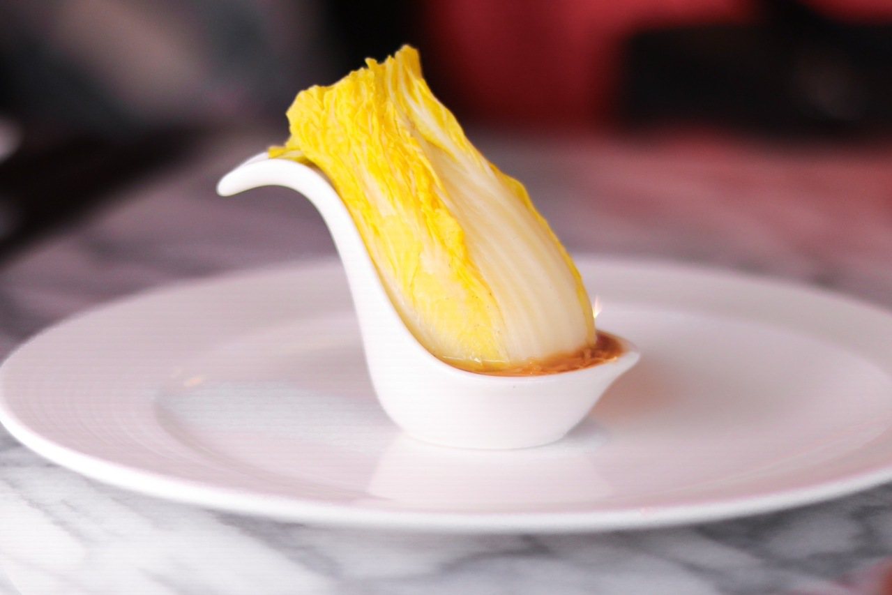 「翠玉白菜」色澤嬌豔，是故宮晶華必點招牌之一。Eric Hsu攝