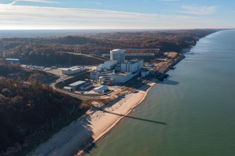 帕利塞德核電廠緊鄰密西根湖，1973年起開始營運，2022年關閉，現獲美國能源部貸款保證，預定2025年底重啟。路透／Alamy