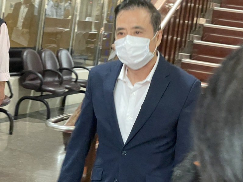三立董事长张荣华今天出庭作证。记者王圣藜／摄影