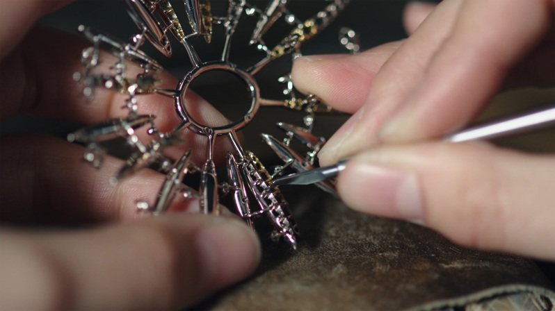 MIKIMOTO顶级珠宝制作工艺。图／MIKIMOTO提供