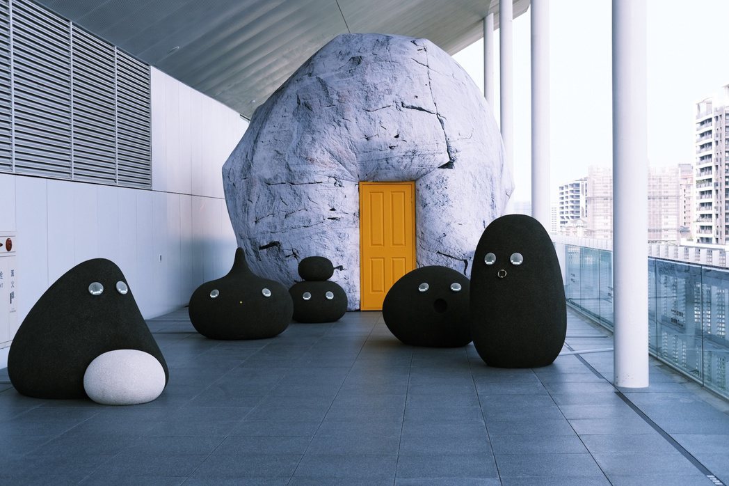 澳洲藝術團隊ENESS為兒美館帶來全新作品長出一扇門的石頭。photo by e...