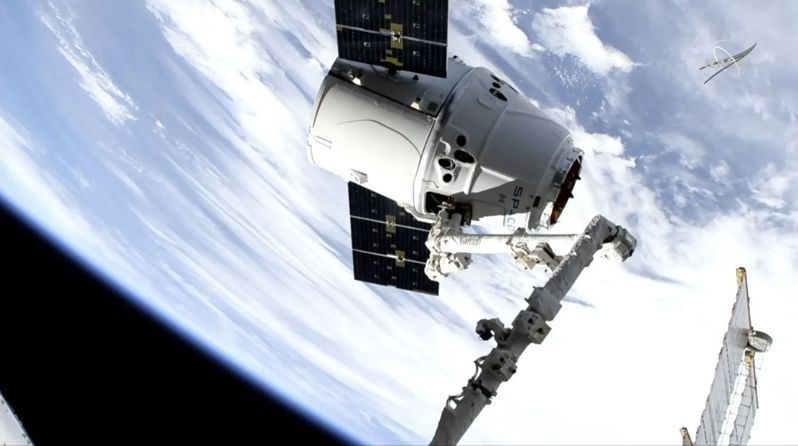 美國國家航空暨太空總署（NASA）今天表示，正在分析一個從高空墜落到美國佛羅里達州一名男子家中的不明物體，這個物體很有可能是從國際太空站（ISS）丟棄的一塊碎片。示意圖／美聯社資料照