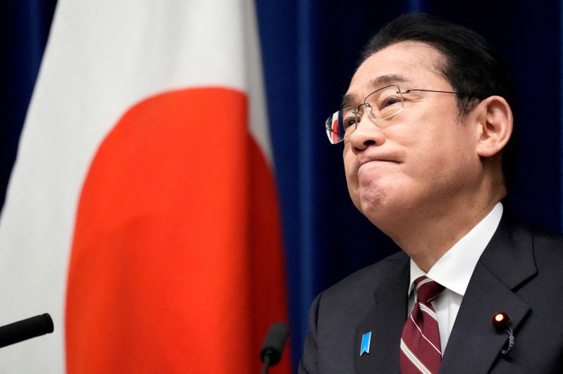 岸田接受日經亞洲專訪時表示，世界正在進入一個「新階段」，日本有必要擴大參與，並「負起更大責任」為東南亞國家提供選項，包括對菲律賓。路透