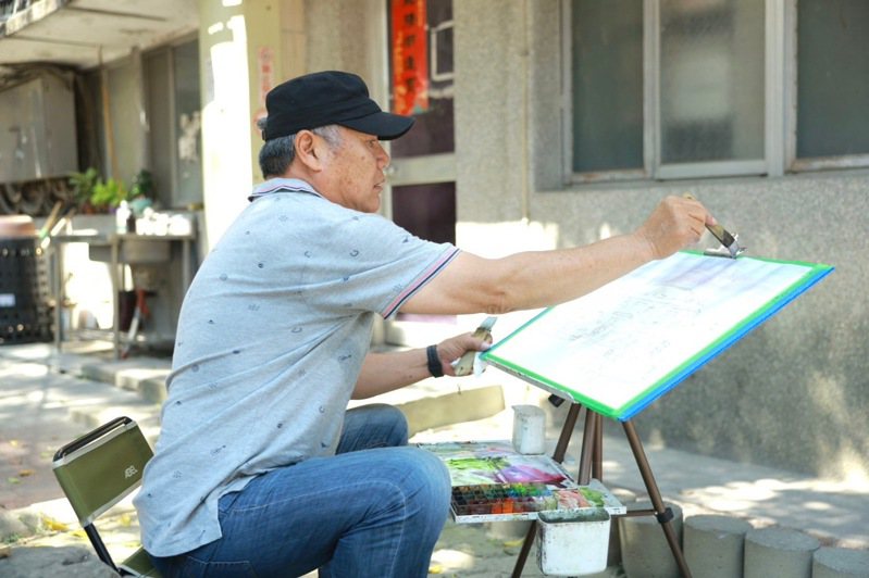 「艺起派对」写生比赛首次移师潮州登场，吸引众多画友参加。图／屏东县府文化处提供